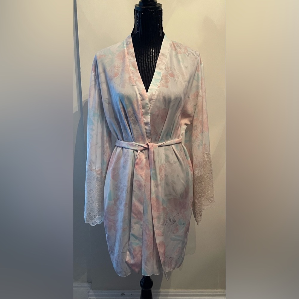 La Vie En Rose 🌹 Pastel Floral Lace Trim Kimono Robe Size S/M